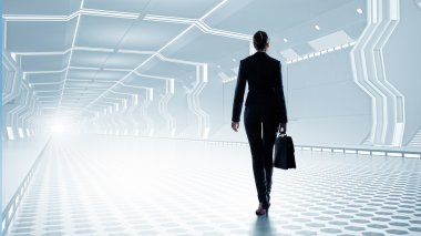 Fütürist iç mekanlı bir kadın. Karışık ortam .