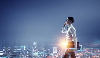 Geç geceye kadar çalışma. Karışık teknik