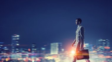 Geç geceye kadar çalışma. Karışık teknik