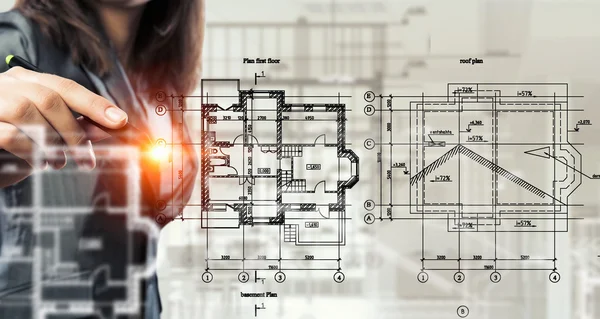 Ingenieurin bei der Arbeit. Gemischte Medien — Stockfoto