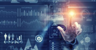 Yenilikçi teknolojileri kullanarak iş adamı. Karışık teknik