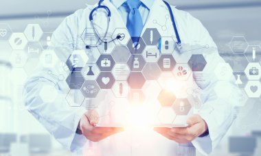 Medya Teknolojileri kullanılıyor. Karışık teknik