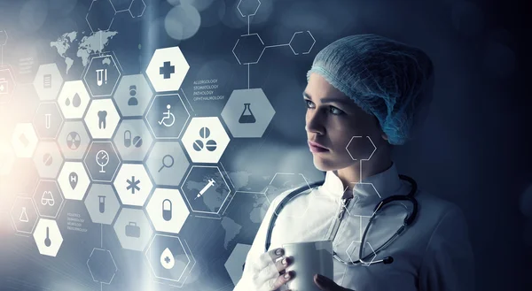 Tecnologie innovative in medicina. Mezzi misti — Foto Stock