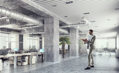 Modern iç'iş adamıdır. Karışık teknik