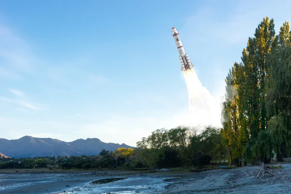 Rakete Raumschiff. Gemischte Medien — Stockfoto