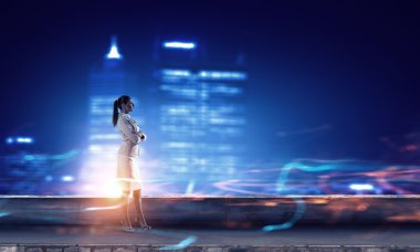 Geç geceye kadar çalışma. Karışık teknik