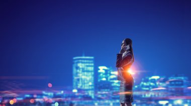 Geç geceye kadar çalışma. Karışık teknik