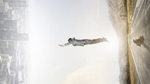 Из одной реальности в другую. Смешанные медиа
