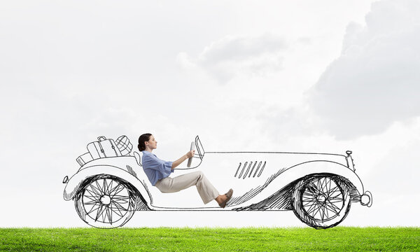 Женщина водит старую машину в стиле Дрю. Смешанные медиа
