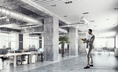 Modern iç'iş adamıdır. Karışık teknik