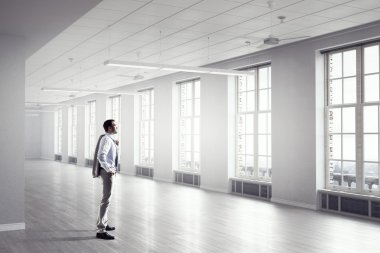 Modern ofis iş adamı. Karışık teknik