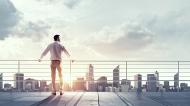 Adam karşı karşıya olduğu yeni gün. Karışık teknik