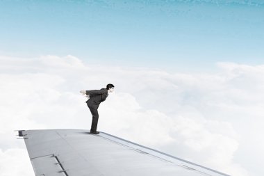 Risk için korkmuyor. Karışık teknik