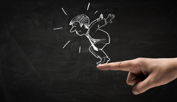Забавный бизнесмен рисует мелом. Смешанные медиа
