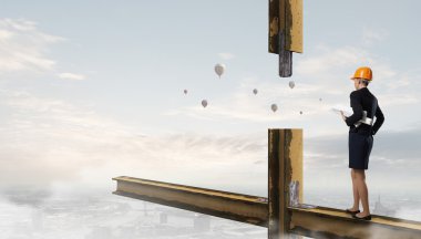 Zarif kadın mühendis. Karışık teknik