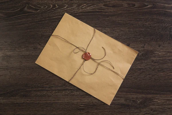 Letter with seal on table — Stock Photo, Image