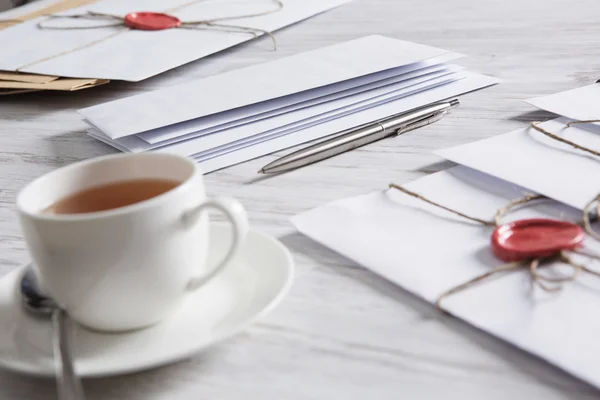 Letter with seal on table — Stock Photo, Image