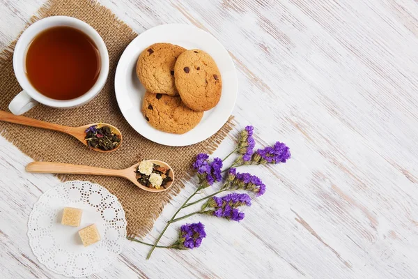 Chá de ervas e biscoitos — Fotografia de Stock