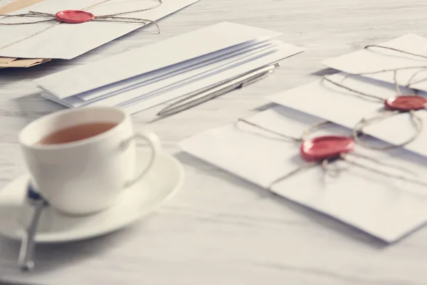 Letters met zegel op tafel — Stockfoto