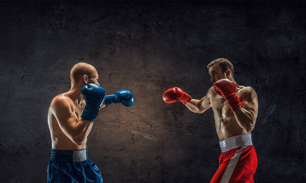 Обладает силой и выносливостью. Смешанные медиа
