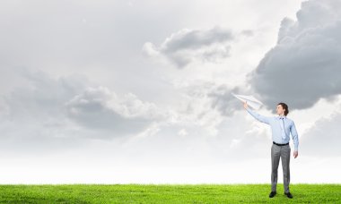 Hayatı fazla ciddiye almaz. Karışık teknik