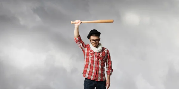 De kerel van de hipster met bat. Mixed media — Stockfoto