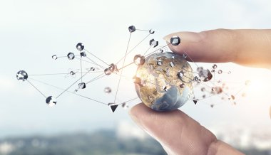 Medya dünya çapında teknoloji kavramı. Karışık teknik