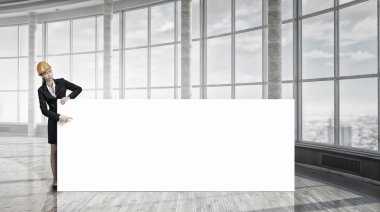 Kadın mühendis ile bayrak. Karışık teknik