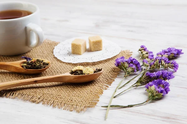 Chá de ervas e biscoitos — Fotografia de Stock