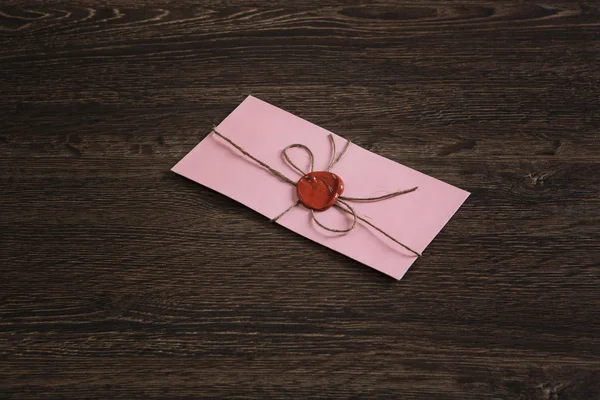 Letter with seal on table — Stock Photo, Image