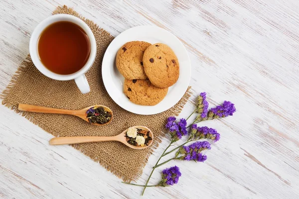 Herbal tea and cookies — Stock Photo, Image