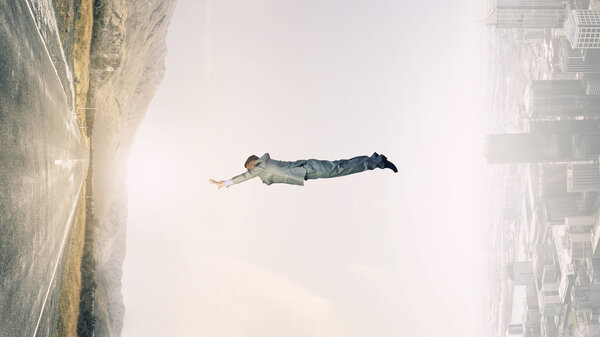 Из одной реальности в другую. Смешанные медиа
