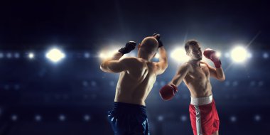 Kutusu profesyonel maç. Karışık teknik