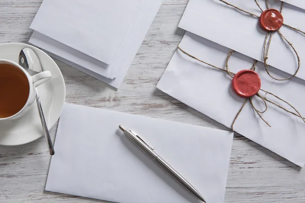 Letter with seal on table — Stock Photo, Image