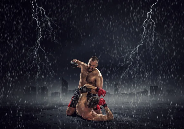 Box fighters trainning utomhus. Mixed media — Stockfoto