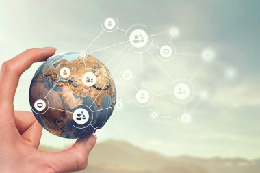 Medya dünya çapında teknoloji kavramı. Karışık teknik