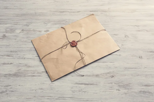 Letter with seal on table — Stock Photo, Image