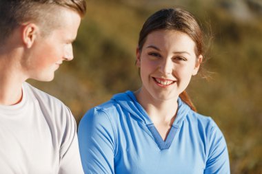 Plaj birlikte eğitim genç Çift