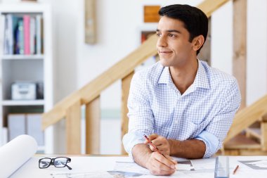 Genç adam mimar ofis