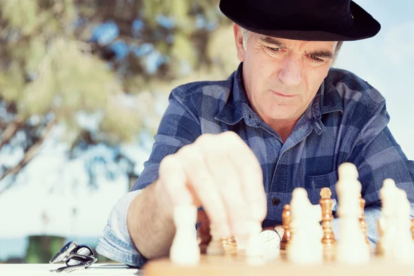 Σκέψη το στρατηγική σκάκι — Φωτογραφία Αρχείου