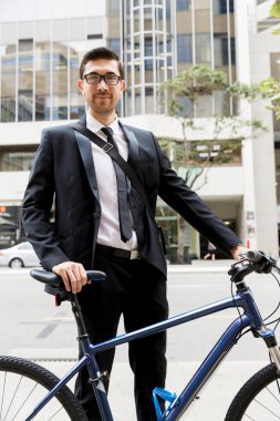 Bisikletli genç işadamları