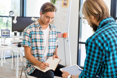 Masada iki Ofis çalışanları