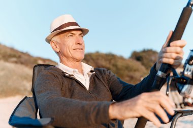 Komuta sizde deniz tarafında Balık tutma