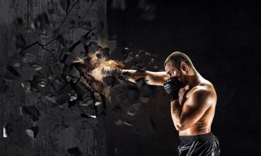 Güç ve dayanıklılık sahip. Karışık teknik