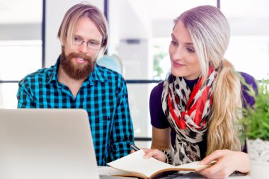 Masada iki Ofis çalışanları