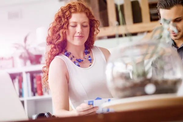 Young woman in office — Stock Photo, Image