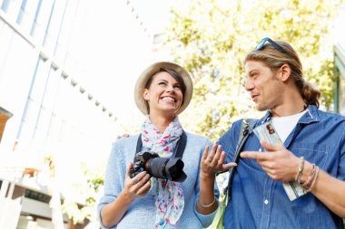 Gülümseyen çift kamera ile