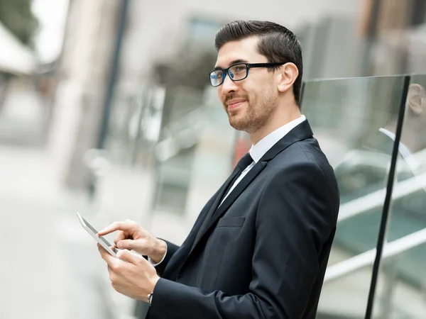 Portrait of handsome businessman outdoor — Stock Photo, Image