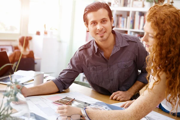 Two young architects in office — Stock Photo, Image