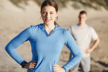 Plaj birlikte eğitim genç Çift